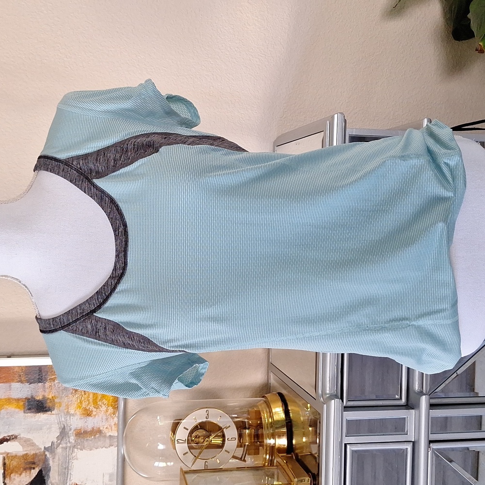 Lululemon Stretchy Cap Sleeve Top Adjustable Toggle Waist Size 8